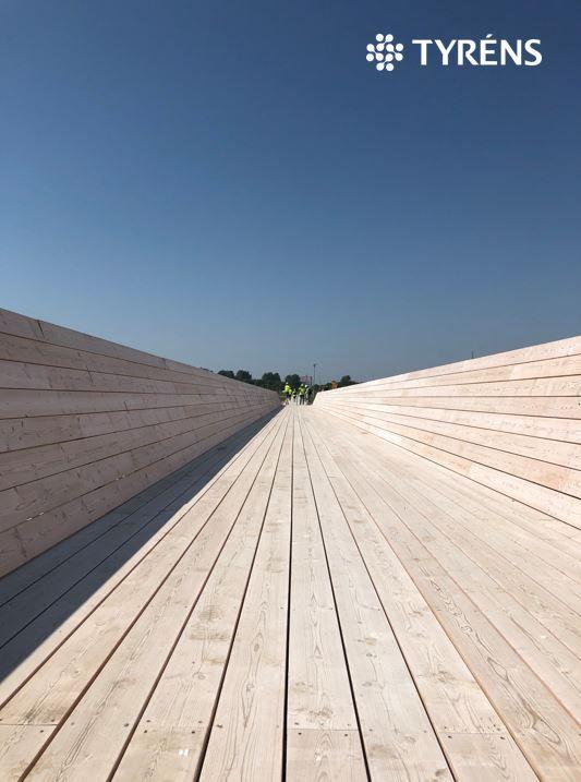 Photo of the completed timber bridge